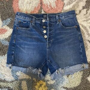 Gap shorts